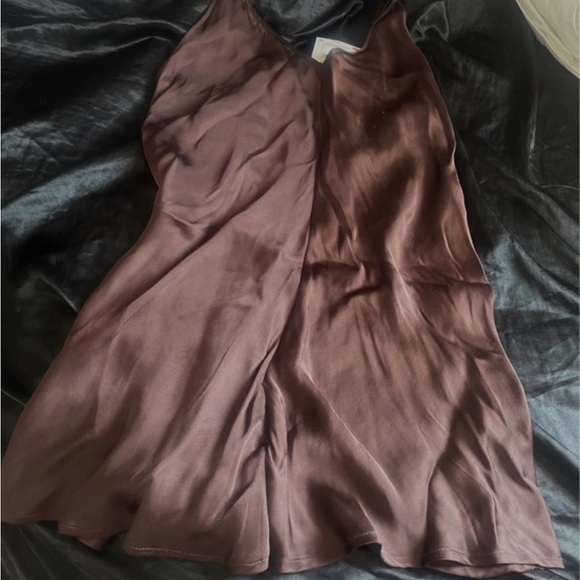 SOLD ‼️ ZARA SATIN EFFECT SHORT JUMPSUIT - Picture 2 of 4